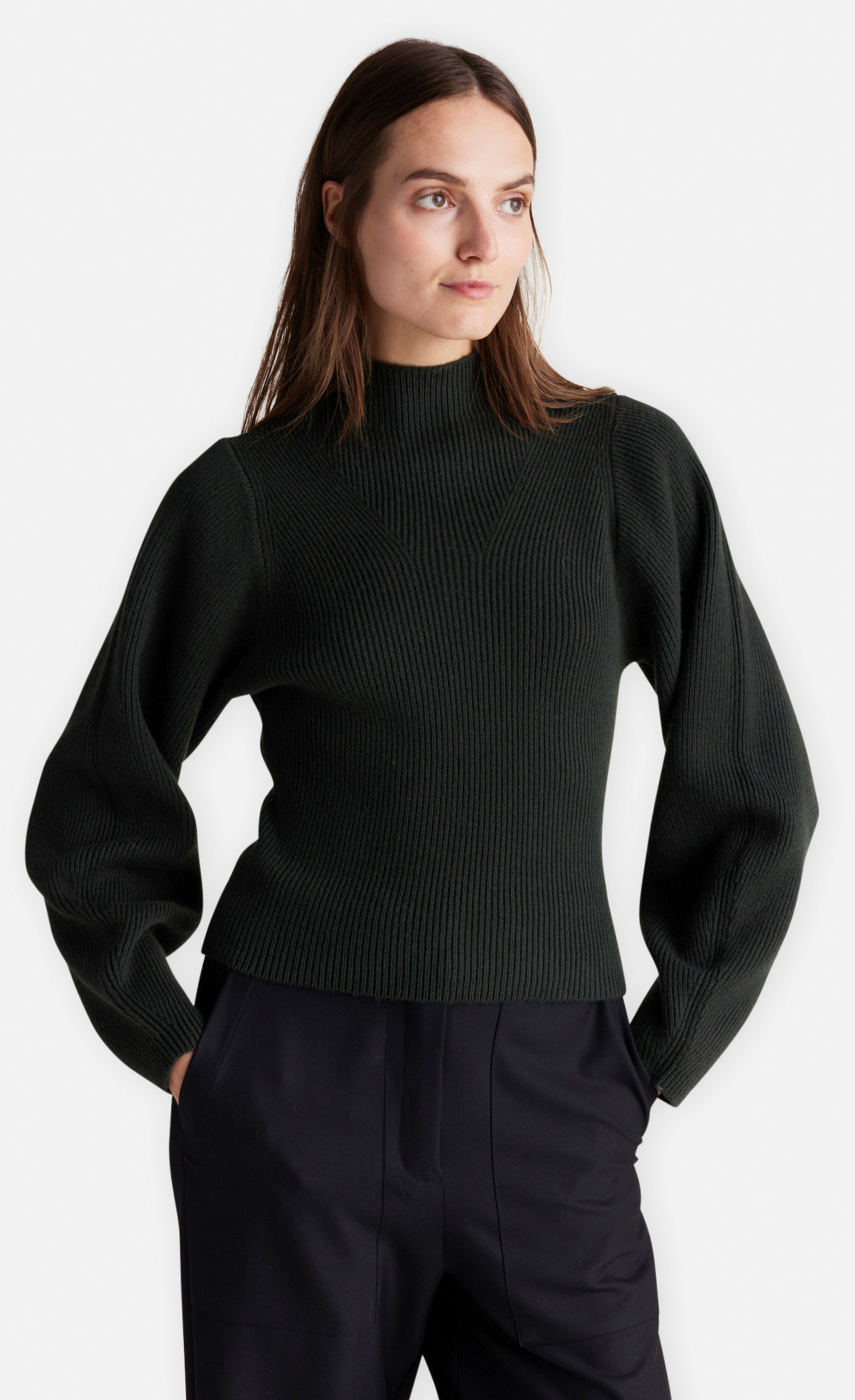 Karolie - Schmaler Pullover mit voluminösen Ärmeln