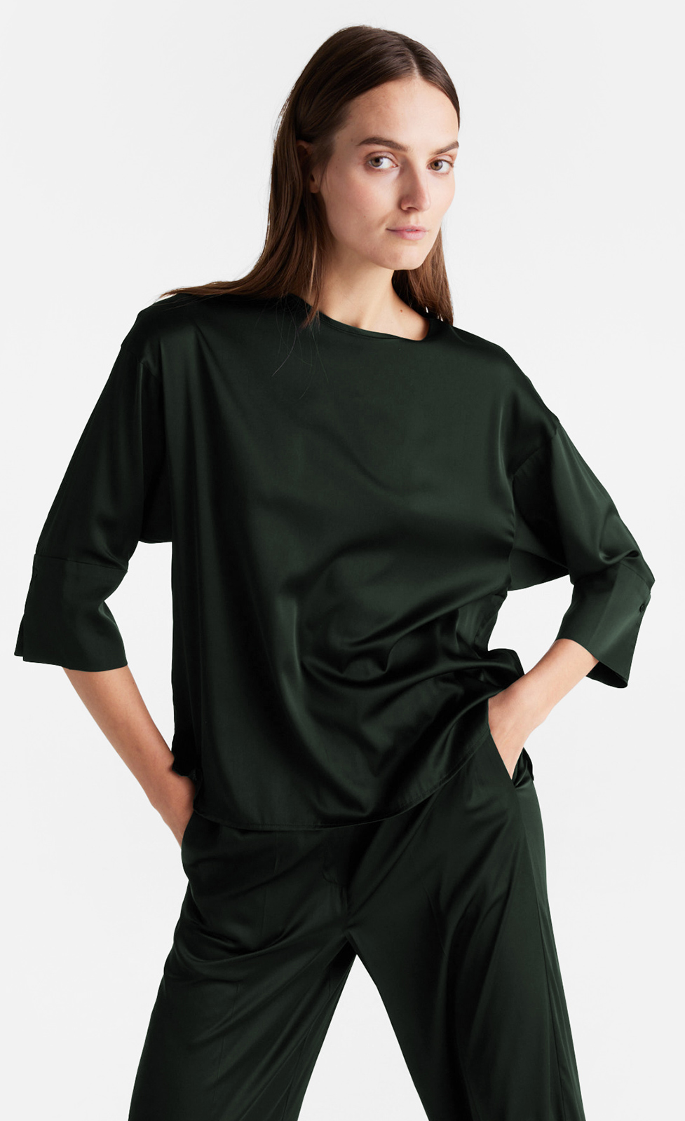 Leandera---Blusenshirt-aus-Seidensatin