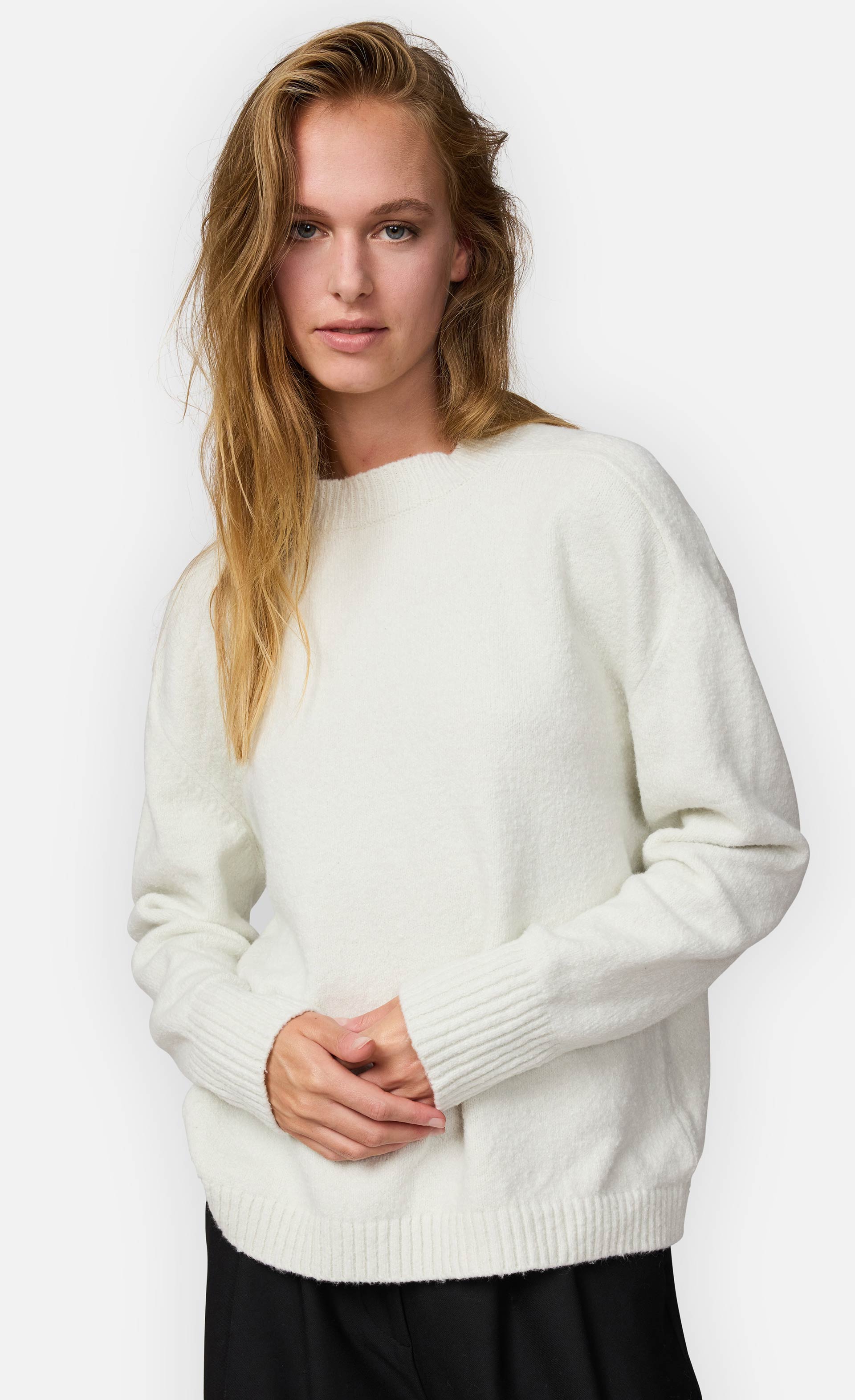 Jessihanna---Pullover-aus-Boucl~~garn