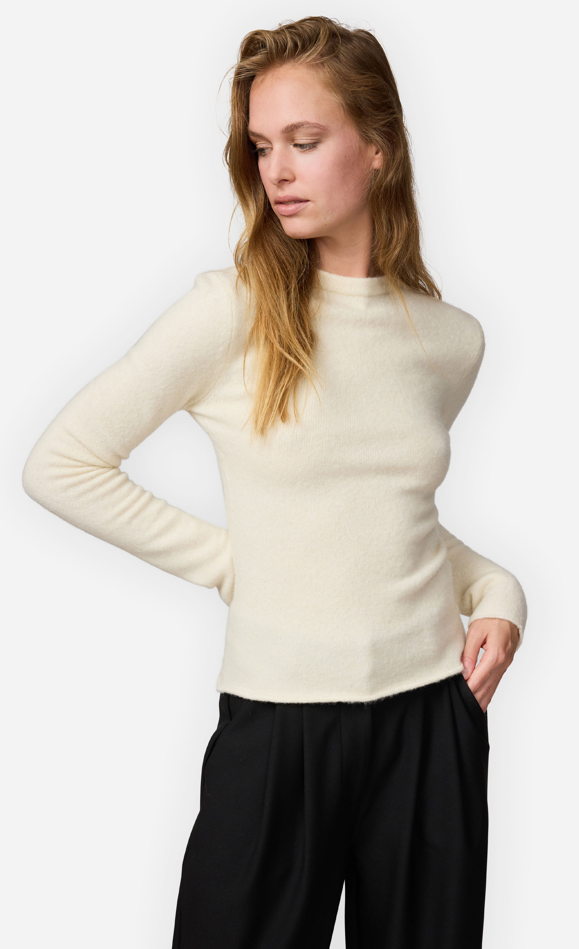 Holdine---Schmaler-Pullover-aus-Wollgarn